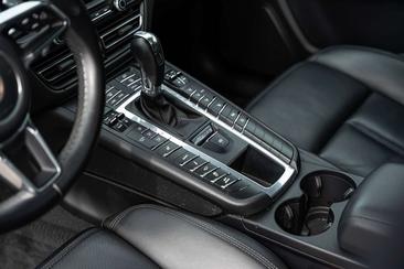 Porsche Macan Electrique S — photo 23