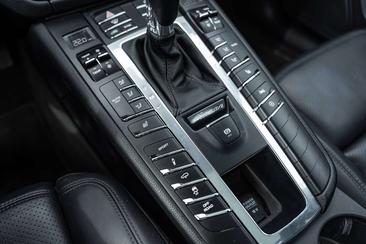 Porsche Macan Electrique S — photo 24