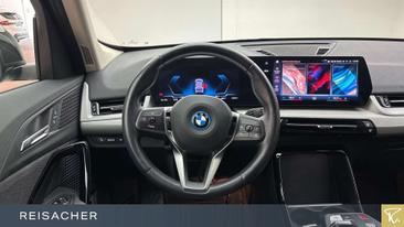 BMW IX1 XDrive30 — photo 5