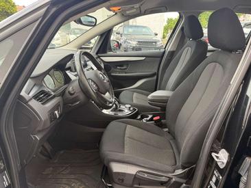 BMW 218 — photo 10