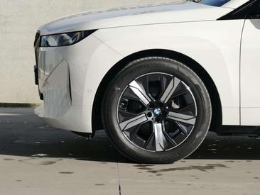 BMW IX XDrive45 — photo 8