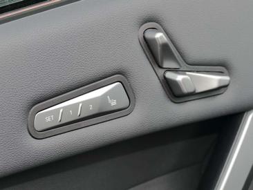 BMW IX M Sport XDrive60 — photo 15