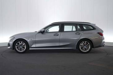 BMW Série 3 Touring 330e — photo 11