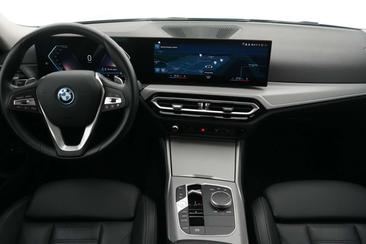 BMW Série 3 Touring 330e — photo 13