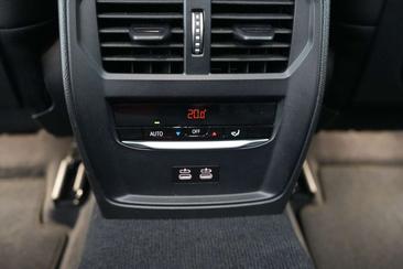 BMW Série 3 Touring 330e — photo 26