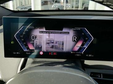 BMW IX XDrive45 — photo 27