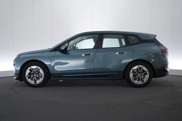 BMW IX XDrive40 — photo 11