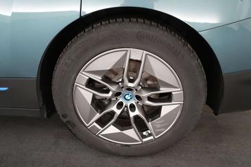BMW IX XDrive40 — photo 19
