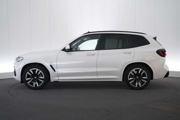 BMW iX3 — photo 11