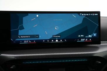 BMW 330e M Sport — photo 15