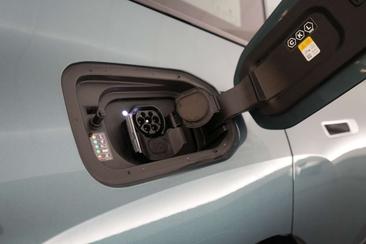 BMW IX XDrive40 — photo 26