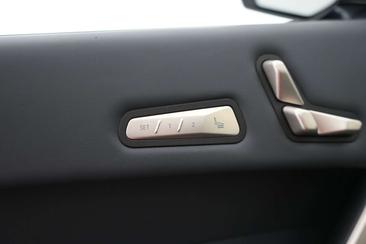 BMW IX XDrive40 — photo 27