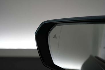 BMW IX XDrive40 — photo 33