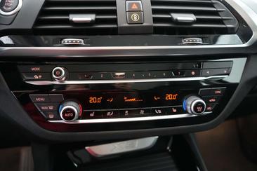 BMW X3 18d SDrive — photo 24