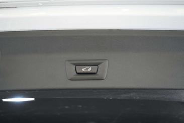 BMW iX3 — photo 22