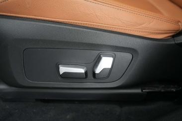 BMW iX3 — photo 26