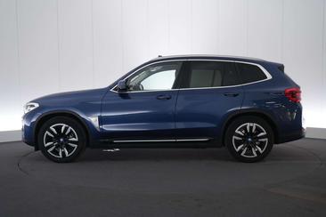 BMW iX3 — photo 11