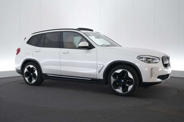BMW iX3 Impressive — photo 4