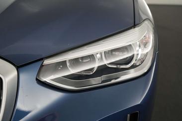 BMW iX3 — photo 18