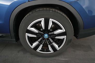 BMW iX3 — photo 19