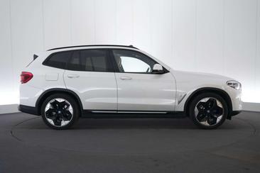BMW iX3 Impressive — photo 5