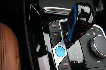 BMW iX3 — photo 36
