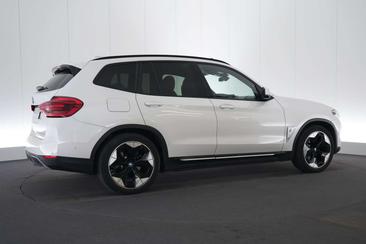 BMW iX3 Impressive — photo 6