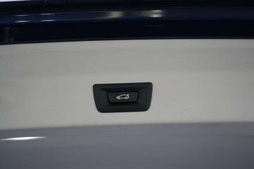 BMW iX3 — photo 22