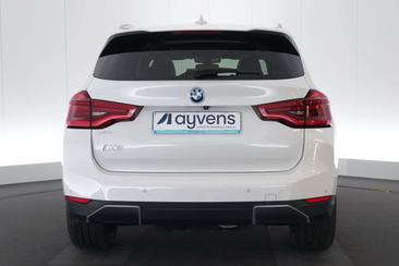 BMW iX3 Impressive — photo 8
