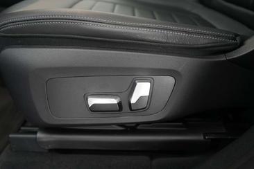 BMW iX3 — photo 26