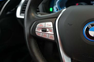 BMW iX3 — photo 29