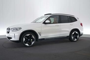 BMW iX3 Impressive — photo 12