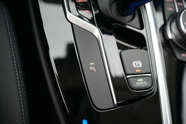 BMW iX3 — photo 35