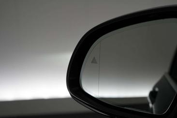 BMW iX3 — photo 36