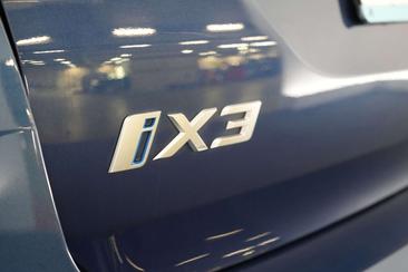 BMW iX3 — photo 37