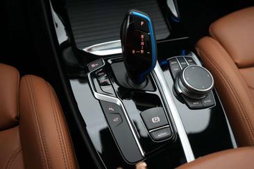 BMW iX3 Impressive — photo 16