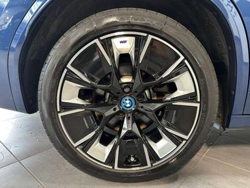 BMW iX3 — photo 4