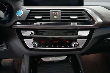 BMW iX3 Impressive EDrive40 — photo 31