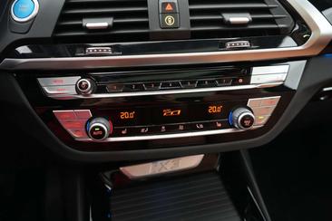 BMW iX3 Impressive — photo 32