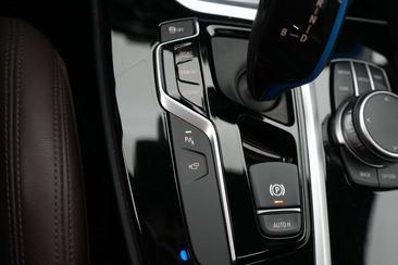 BMW iX3 Impressive EDrive40 — photo 36