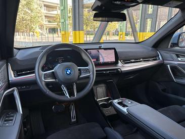 BMW IX2 M Pack EDrive20 — photo 7