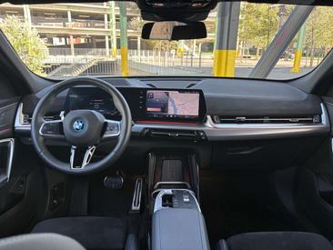 BMW IX2 M Pack EDrive20 — photo 8