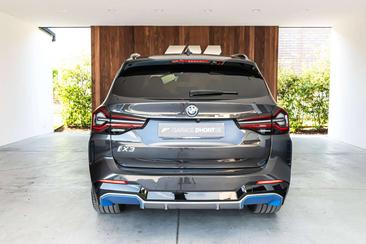 BMW iX3 — photo 6