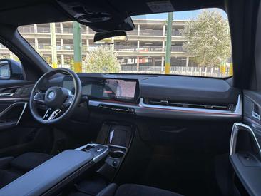 BMW IX2 M Pack EDrive20 — photo 9