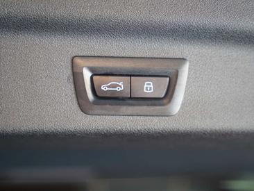 BMW IX1 X-Line EDrive20 — photo 6