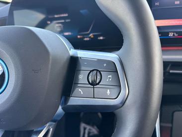BMW IX2 M Pack EDrive20 — photo 25