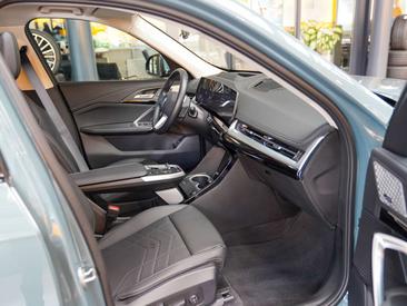 BMW IX1 X-Line EDrive20 — photo 11