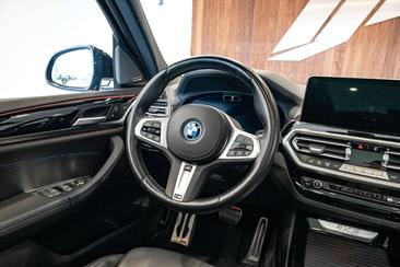 BMW iX3 — photo 17