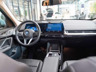 BMW IX1 X-Line EDrive20 — photo 16