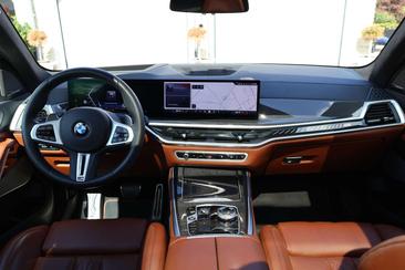 BMW X5 Individual M60i — photo 17